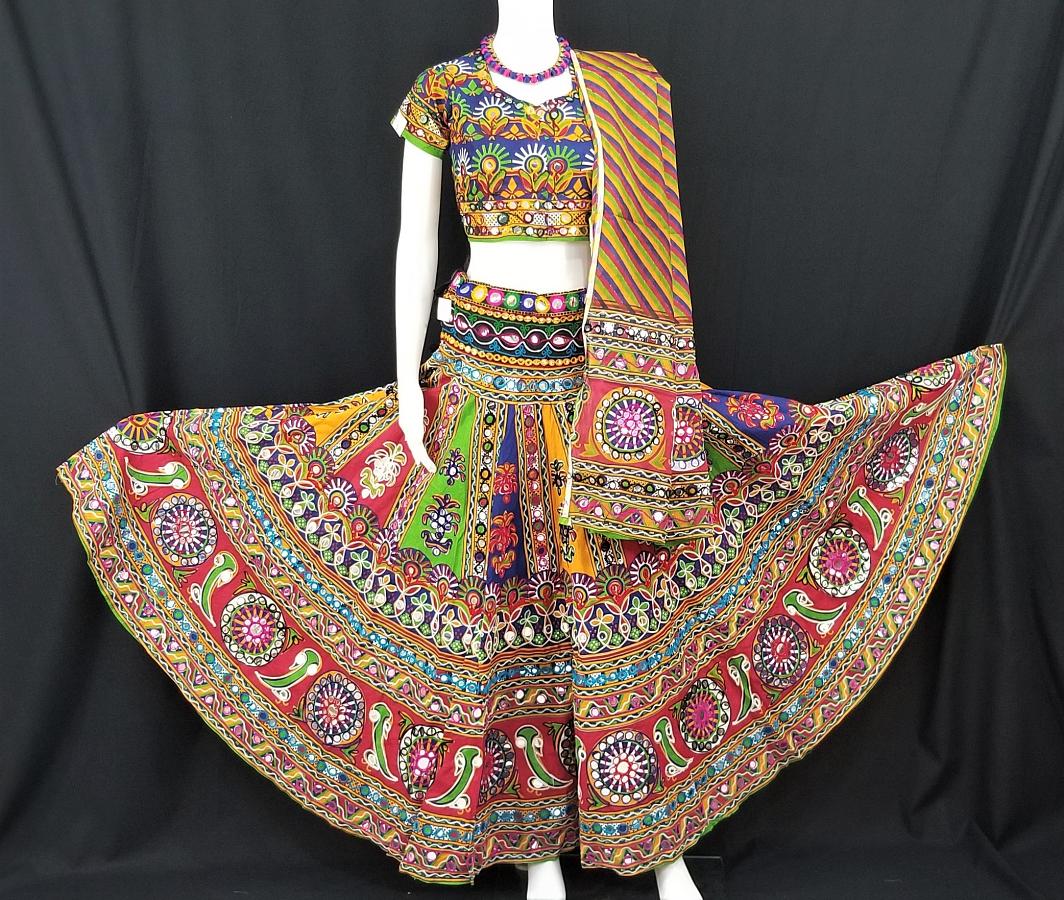 Amazon.com: Ethnic Emporium Indian Gujarati Woman Dandiya Night Garba Soft  cotton Resham mirror Chaniya Choli Navratri Lehenga 1173 (blacK 2), 28 to  42 inches bust size : Clothing, Shoes & Jewelry