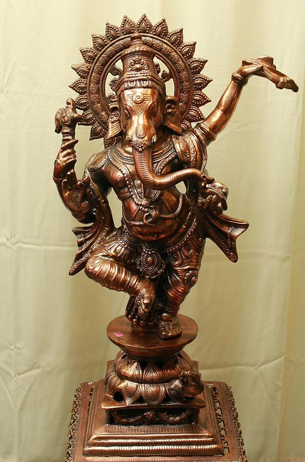 Brass 10 Armed Dancing Ganesh Sculpture Holding Weapons with 2 Musical Rats  Playing Horns 25