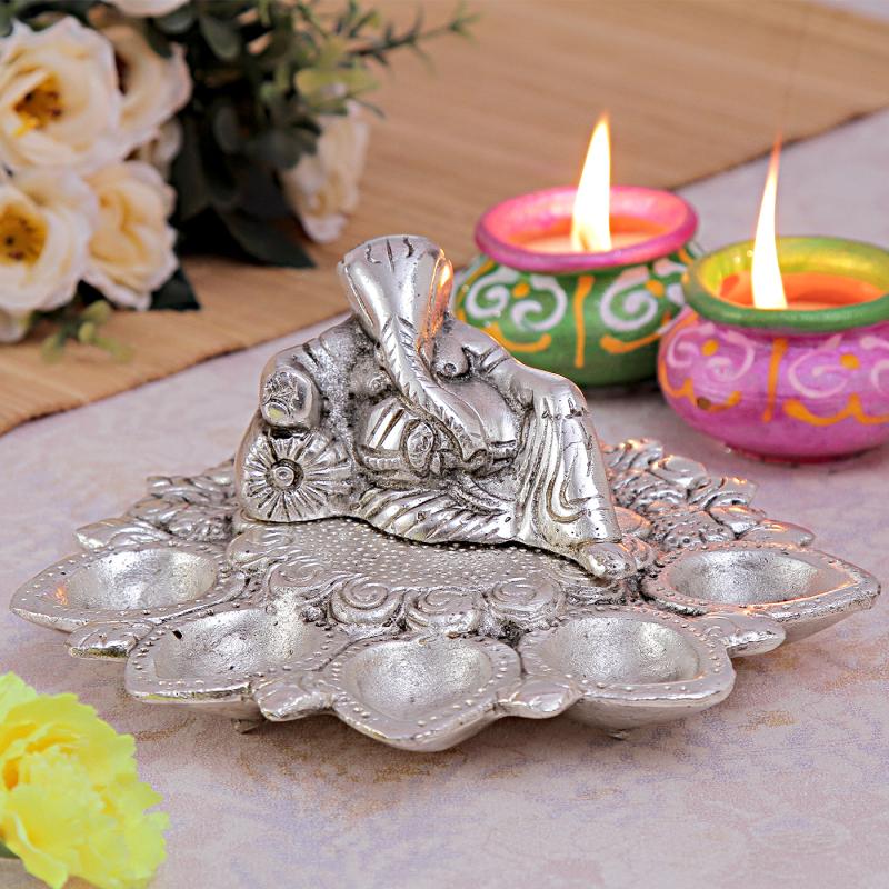 White Metal Namkeen and Mewa Bites Barnis with Pearl Beads Rakhi –  Ghasitaram Gifts