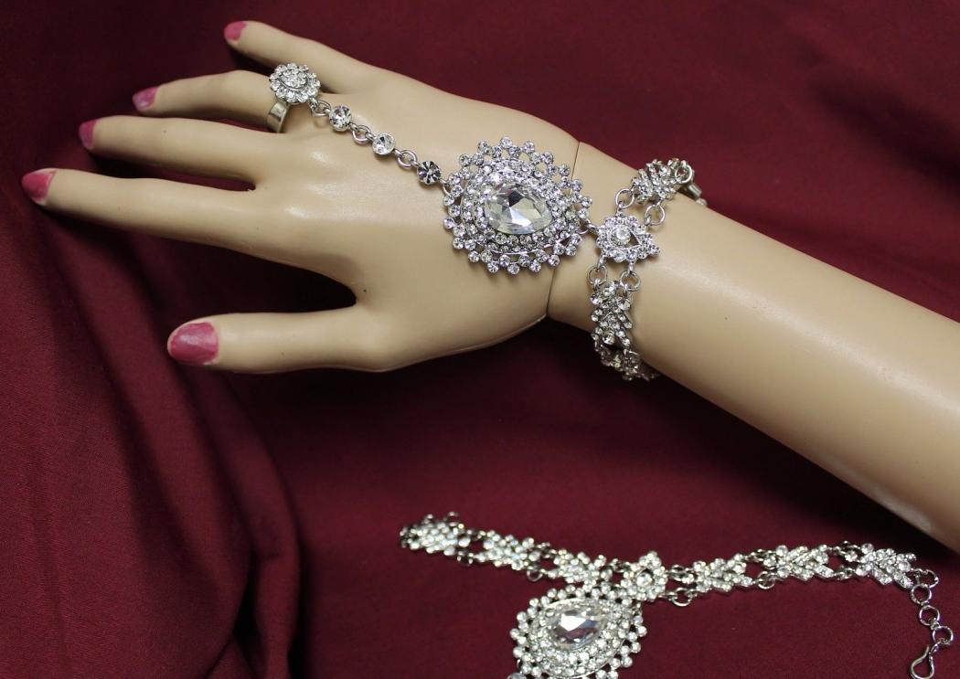 Lamansh™ Floral Bracelet Attached with Ring Set for Engagement / Haldi